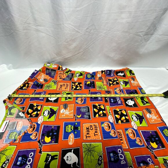 Halloween-Themed ScrubStar 3X/3XG V-Neck Cotton Scrub Top With Pockets - Picture 13 of 14
